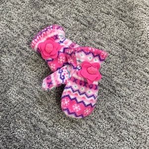 Pink Mittens with Flower 🌸 on Wrists